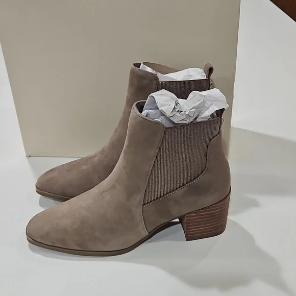 Anne Klein Women's Tan Ankle Boots Slip On.  Taupe. Sz 6.5 - Picture 3 of 8